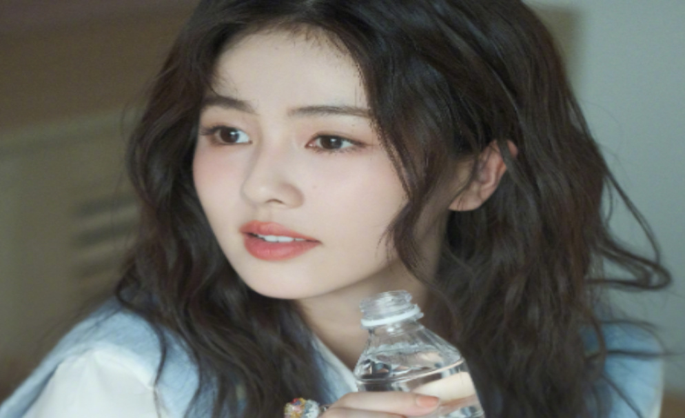 处女座白鹿：从书模到流量花的蜕变路